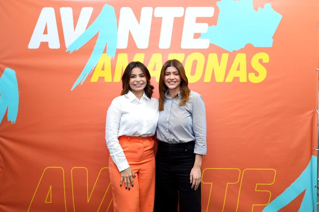 Vivi Lira e Dra. Aryel Almeida durante encontro político no Amazonas destacando protagonismo feminino