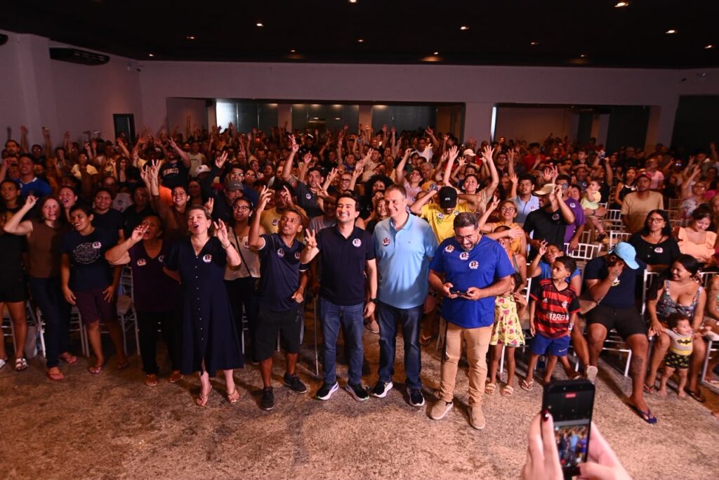 Jender Lobato participa de encontro com mais de 1,5 mil apoiadores durante campanha eleitoral em Manaus.