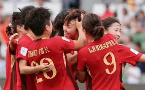 A equipe chinesa confirmou a vaga após vencer Taiwan por 2 a 0 na prorrogação, resultado que c...