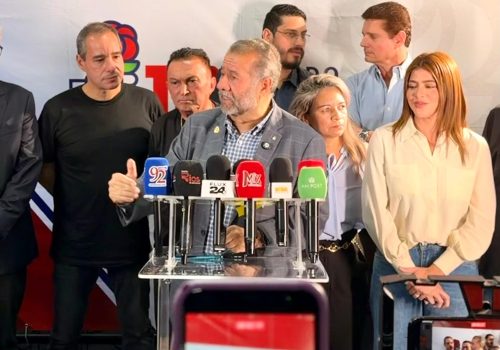 Carlos Lupi discursa durante a posse de Sabá Reis no PDT Amazonas e declara apoio a David Almeida para o Governo do Estado